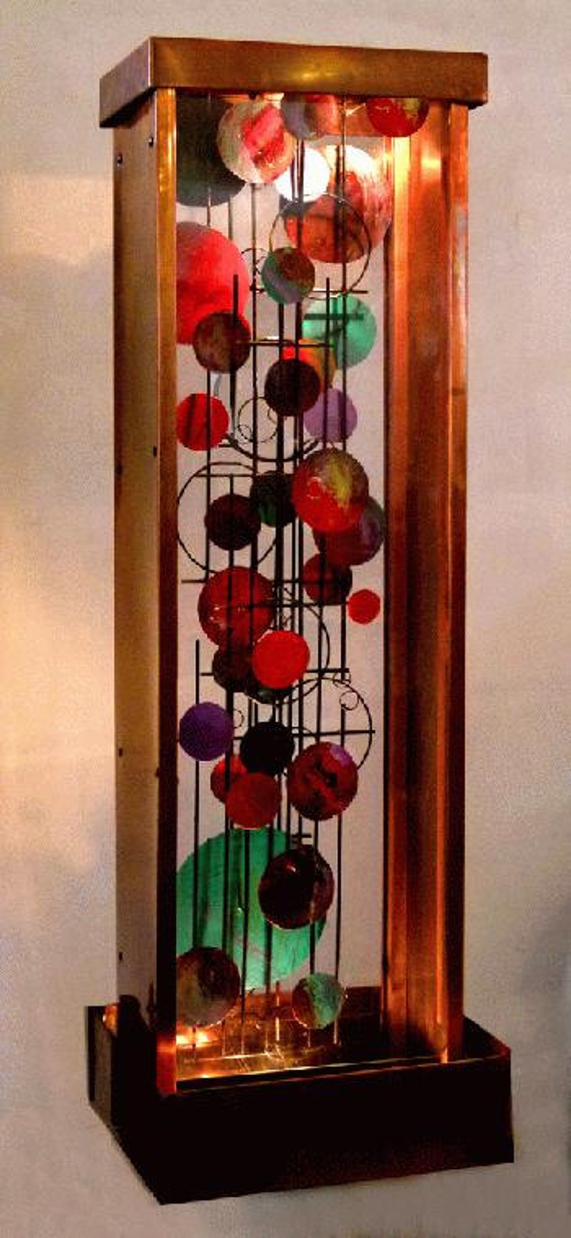 Bubble Chamber Free-Standing Galaxy Fountain